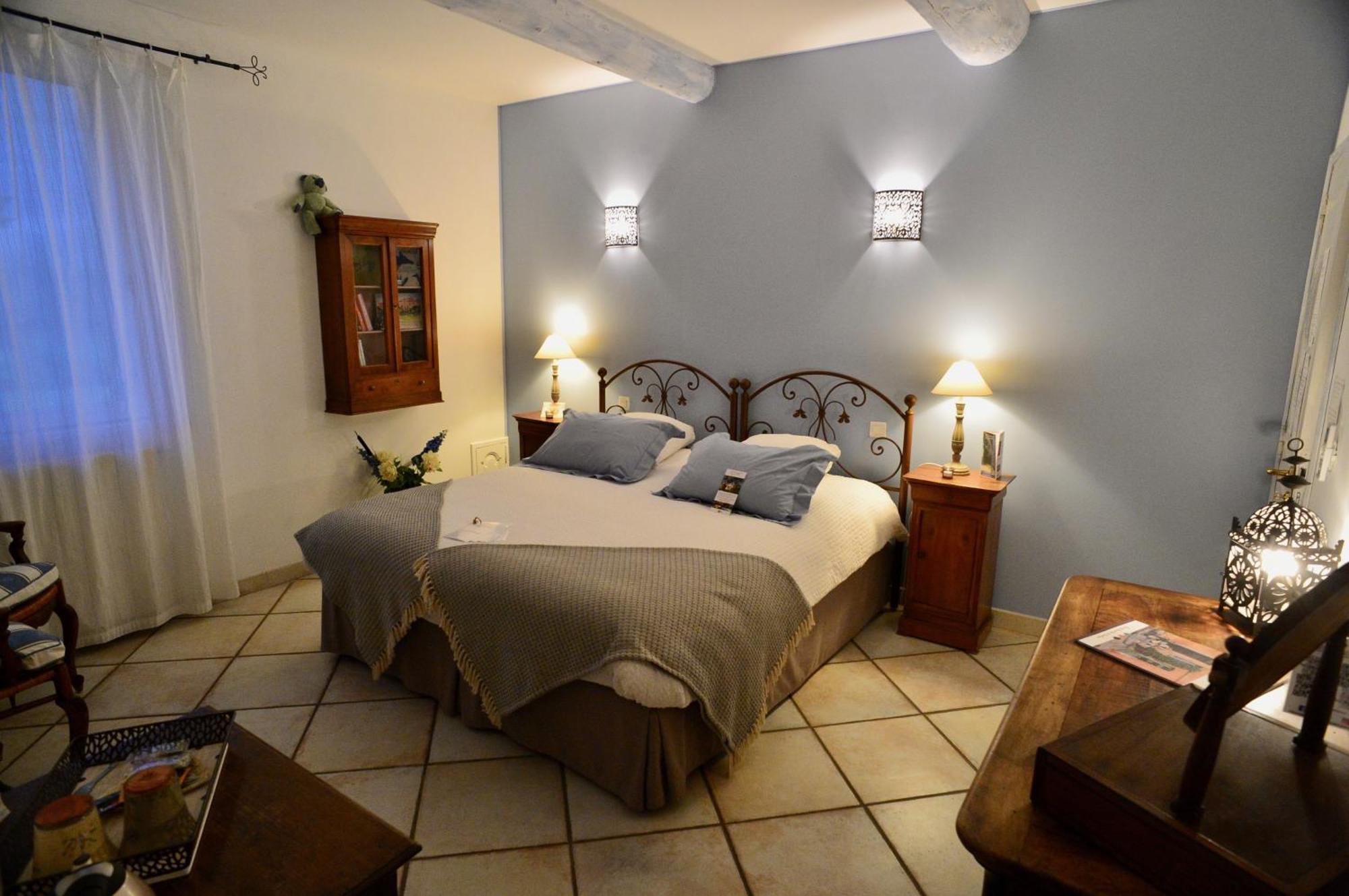 Fontaine Des Magnarelles Hotel Althen-des-Paluds Quarto foto